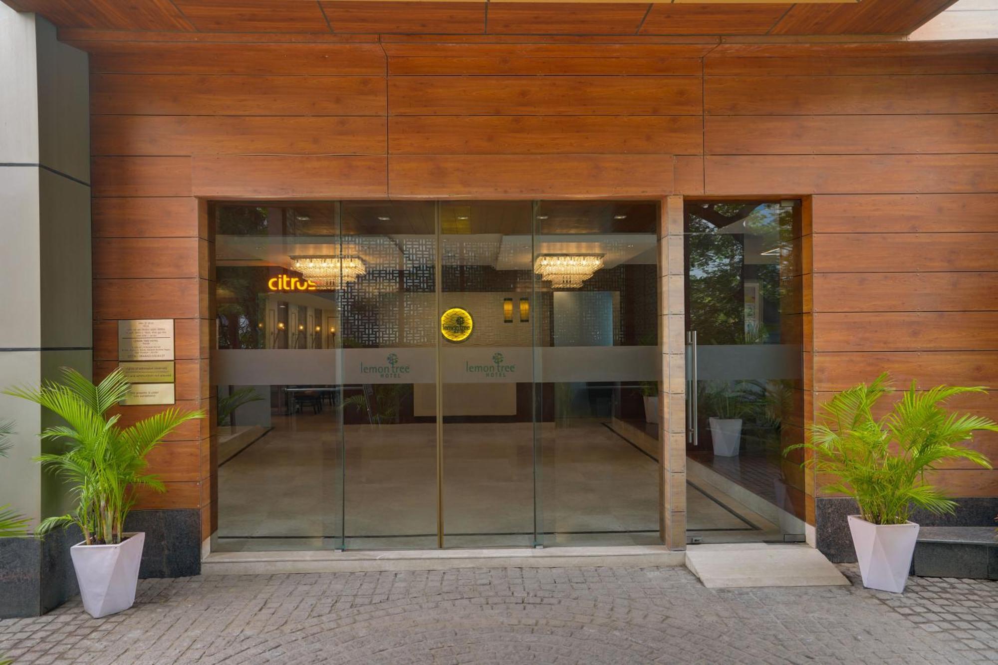 Lemon Tree Hotel, Noida Exterior foto