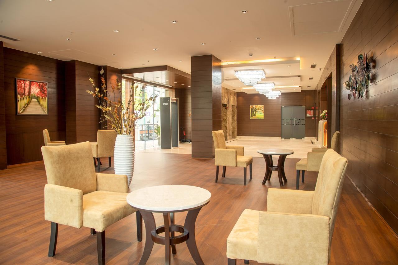 Lemon Tree Hotel, Noida Exterior foto